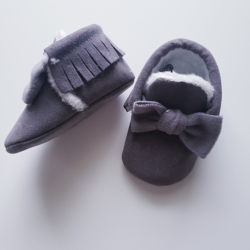 🎉🎉🎉Host Pick🎉🎉baby girl moccasins shoes - Picture 2 of 5
